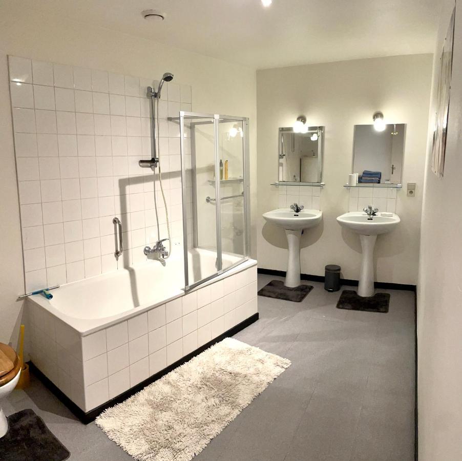 Spacieux Appartement Mons Eksteriør billede